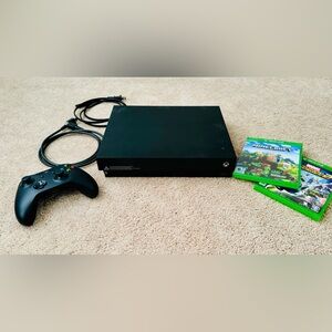 Xbox One OG perfect condition with all cables and one controller. All black